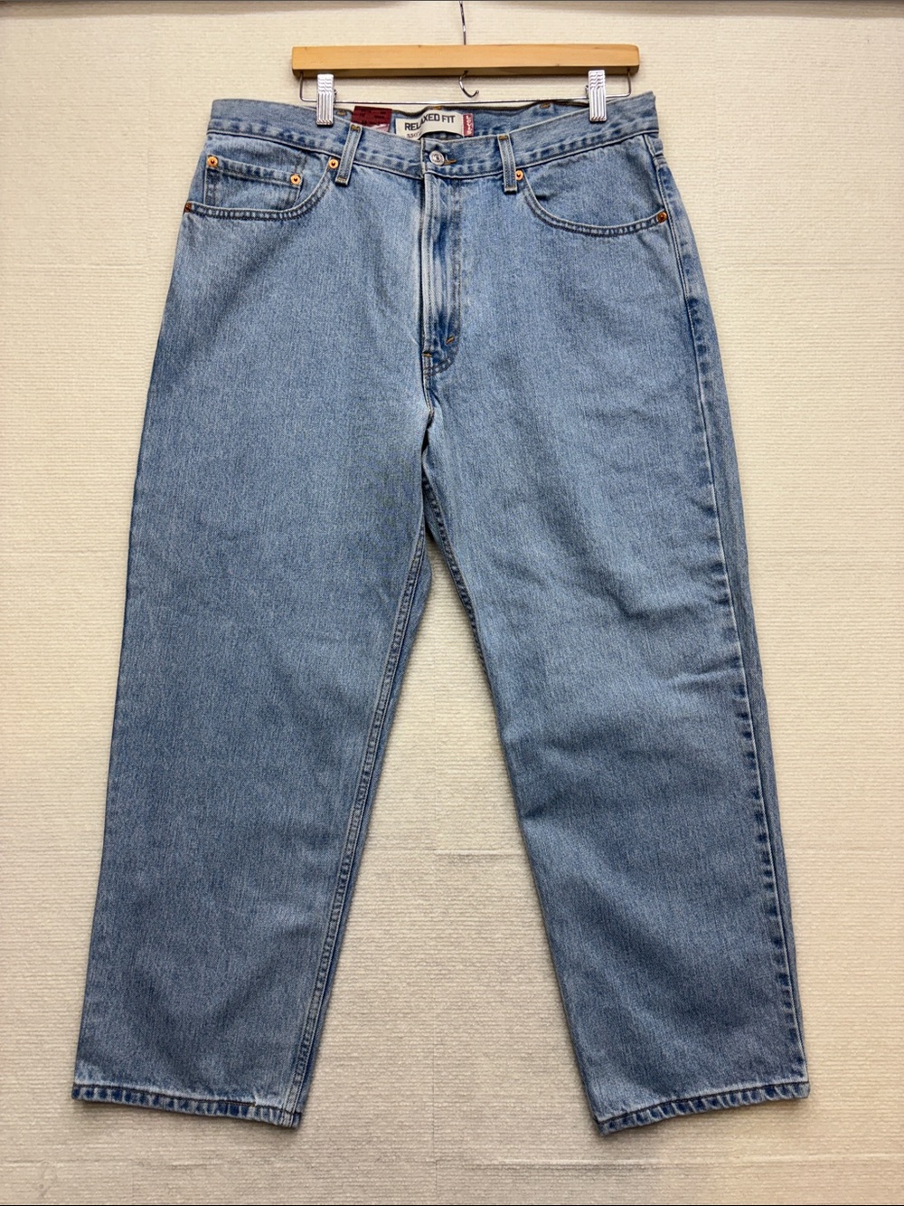 New Levi’s Men's Classic Relaxed Fit Light Blue Jeans 550 38x29